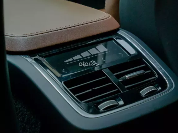 Volvo XC90 B6 AWD Ultimate 2022 - SUV Bắc Âu tinh tế cho gia đình