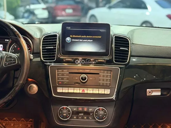 Mercedes-Benz GLS 450 4Matic 2017 - Ghế nâu sang trọng, bao check thoải mái