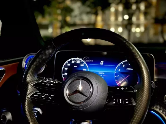 Mercedes-Benz GLC 300 4Matic 2023 - Xe sang trọng bậc nhất phân khúc 2023