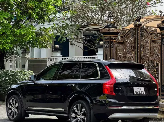 Volvo XC90 T8 Hybrid Recharge AWD 2022 - Siêu phẩm SUV lai điện mới nhất thị trường