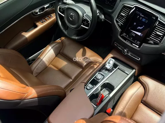 Volvo XC90 T8 Hybrid Recharge AWD 2022 - Siêu phẩm SUV lai điện mới nhất thị trường