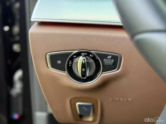 Mercedes-Benz E180 V1 2022 - Xe chủ ít giữ, chất xe vẫn còn đẹp
