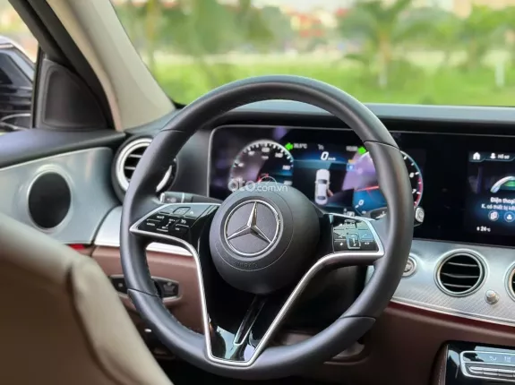 Mercedes-Benz E180 V1 2022 - Xe chủ ít giữ, chất xe vẫn còn đẹp