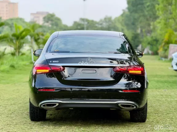 Mercedes-Benz E180 V1 2022 - Xe chủ ít giữ, chất xe vẫn còn đẹp