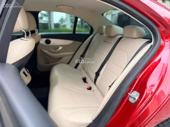 Mercedes-Benz C180 AMG 2021 - Nước sơn còn đẹp, bao check chất lượng xe
