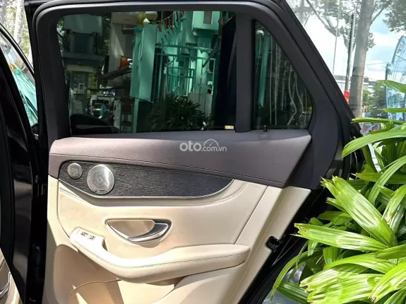 Mercedes-Benz GLC 300 4Matic 2021 - Siêu lướt, odo cam kết ko tua, bao check