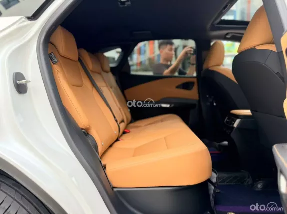 Lexus RX 350 RX 350H 2024 - Xe Có cửa hít đồ chơi giá trị cao