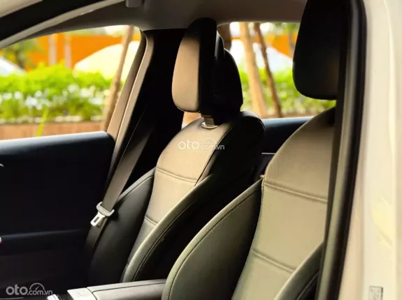 Mercedes-Benz C200 Avantgarde 2023 - Chất xe còn đẹp, bao check thoải mái