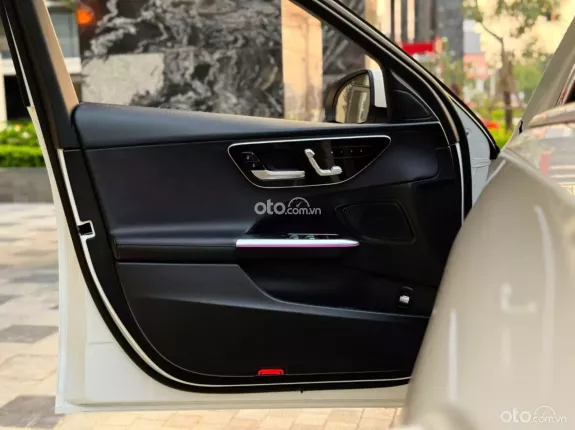 Mercedes-Benz C200 Avantgarde 2023 - Chất xe còn đẹp, bao check thoải mái
