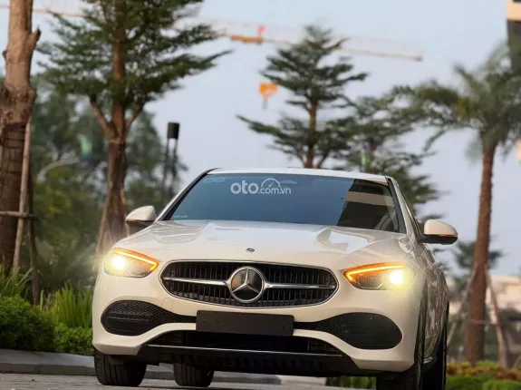 Mercedes-Benz C200 Avantgarde 2023 - Chất xe còn đẹp, bao check thoải mái