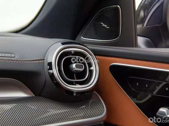 Mercedes-Benz C300 AMG 2021 - Xe mới đi được 9000kilomet