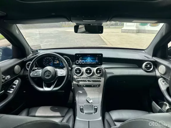 Mercedes-Benz GLC 300 4Matic V1 2021 - Xe full bảo dưỡng chính hãng
