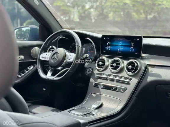 Mercedes-Benz GLC 300 4Matic V1 2021 - Xe full bảo dưỡng chính hãng