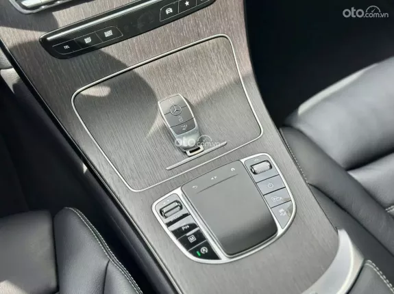 Mercedes-Benz GLC 300 4Matic V1 2021 - Xe full bảo dưỡng chính hãng