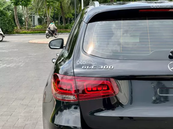 Mercedes-Benz GLC 300 4Matic V1 2021 - Xe full bảo dưỡng chính hãng