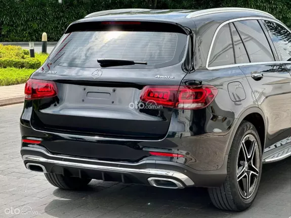 Mercedes-Benz GLC 300 4Matic V1 2021 - Xe full bảo dưỡng chính hãng