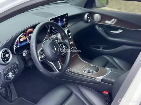 Mercedes-Benz GLC 200 V1 2022 - Chất xe đẹp, bao check thoải mái