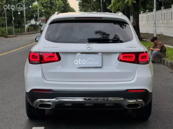 Mercedes-Benz GLC 200 V1 2022 - Chất xe đẹp, bao check thoải mái