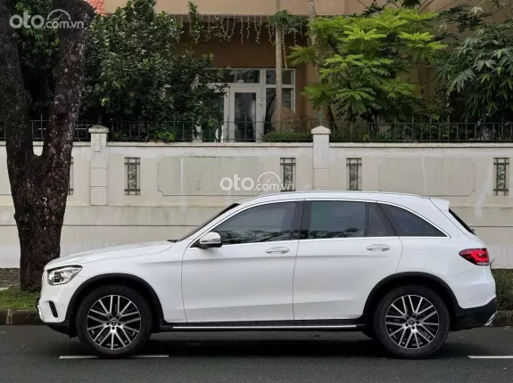 Mercedes-Benz GLC 200 V1 2022 - Chất xe đẹp, bao check thoải mái