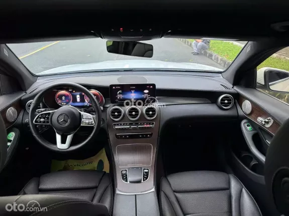 Mercedes-Benz GLC 200 V1 2022 - Chất xe đẹp, bao check thoải mái