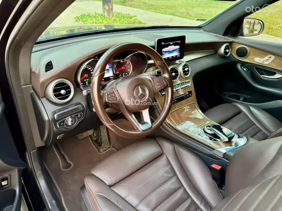 Mercedes-Benz GLC 250 4Matic 2017 - GLC 250 4Matic 2017 chạy 7 vạn siêu đẹp