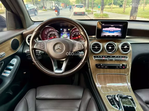 Mercedes-Benz GLC 250 4Matic 2017 - GLC 250 4Matic 2017 chạy 7 vạn siêu đẹp