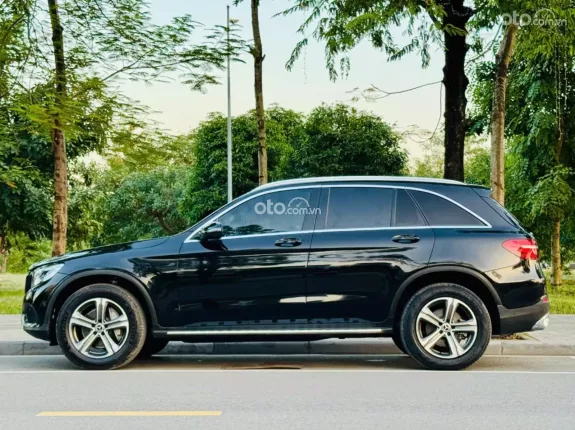 Mercedes-Benz GLC 250 4Matic 2017 - GLC 250 4Matic 2017 chạy 7 vạn siêu đẹp