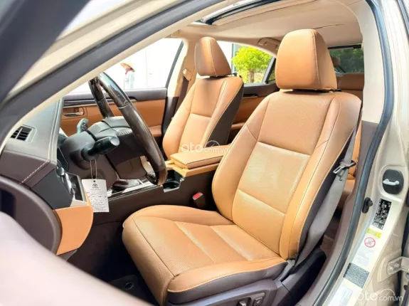 Lexus ES 250 F-Sport 2017 - Sedan sang trọng giá hợp lý