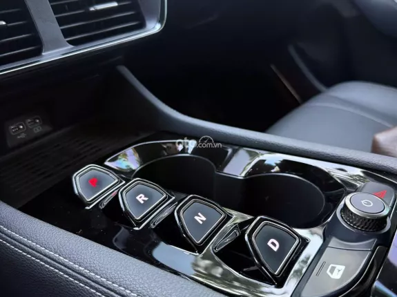 VinFast VF8 2023 - Giá chỉ 695 triệu