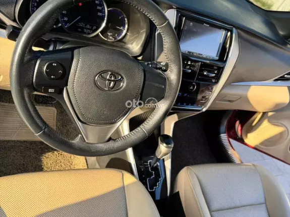 Toyota Yaris 1.5G 2018 - Nhập Thái màu đỏ đón Tết cực xinh
