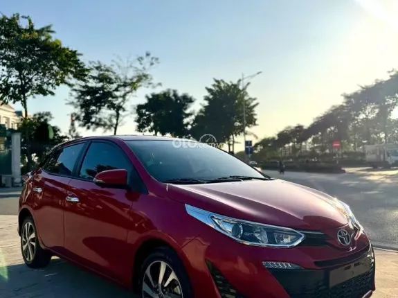 Toyota Yaris 1.5G 2018 - Nhập Thái màu đỏ đón Tết cực xinh