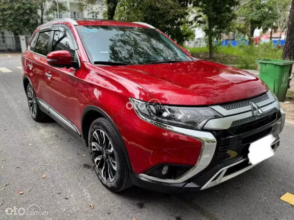 Mitsubishi Outlander 2.0 CVT Premium 2021 - Xe gia đình 7 chỗ siêu lành