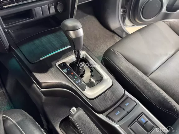 Toyota Fortuner 2.7 V 4X2 AT 2022 - Model 2023 cực đẹp