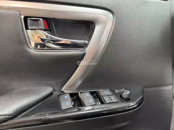 Toyota Fortuner 2.7 V 4X2 AT 2022 - Model 2023 cực đẹp