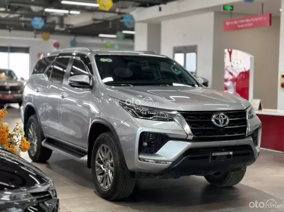 Toyota Fortuner 2.7 V 4X2 AT 2022 - Model 2023 cực đẹp
