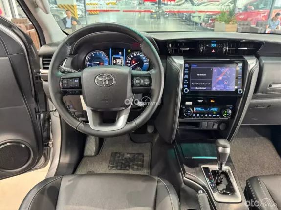Toyota Fortuner 2.7 V 4X2 AT 2022 - Model 2023 cực đẹp