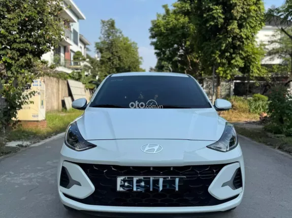 Hyundai Grand i10 Hatchback 1.2 AT 2024 - Thiếu mỗi cái hộp