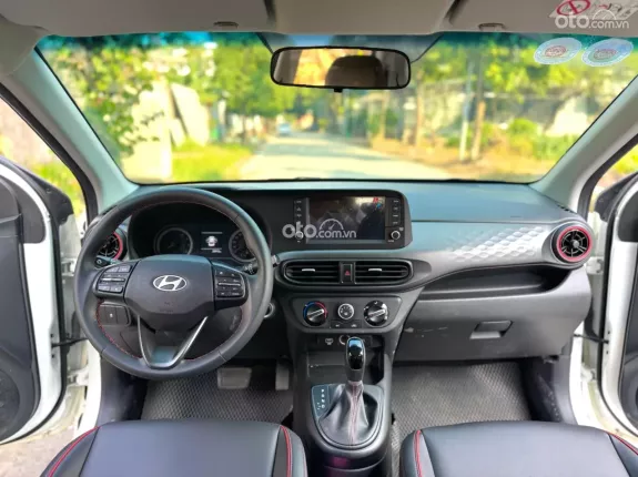 Hyundai Grand i10 Hatchback 1.2 AT 2024 - Thiếu mỗi cái hộp