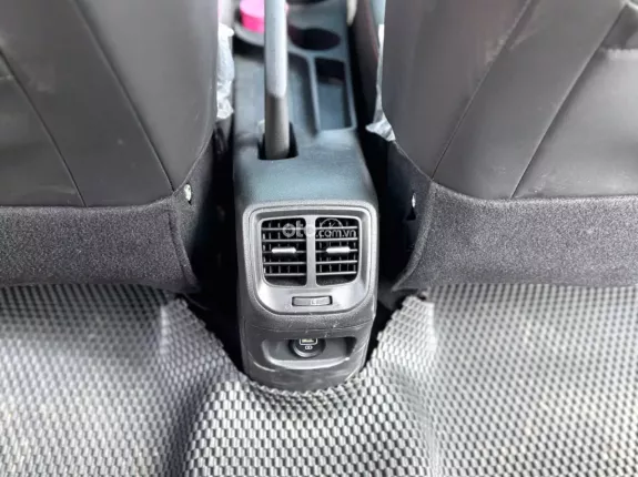 Hyundai Grand i10 Hatchback 1.2 AT 2024 - Thiếu mỗi cái hộp