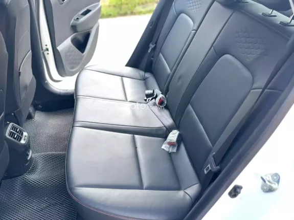 Hyundai Grand i10 Hatchback 1.2 AT 2024 - Thiếu mỗi cái hộp