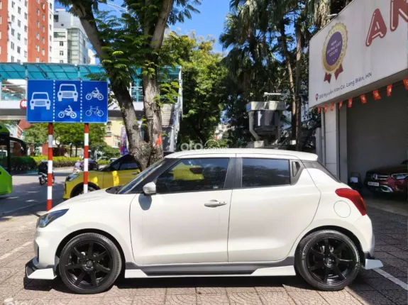 Suzuki Swift 1.4 AT 2022 - Xe đã lên gần 200tr đồ chơi cho xe