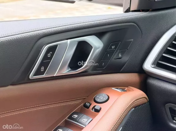 BMW X5 2024 - Xe up body cả trước cảng sau, đôi pô kép, bậc lên xuống,