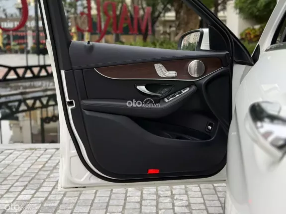 Mercedes-Benz GLC 200 V1 2022 - Giá tốt cạnh tranh cho chủ nhiệt tình