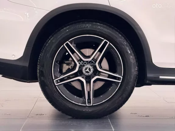 Mercedes-Benz GLC 300 4Matic V1 2022 - Bảo dưỡng full lịch sử hãng