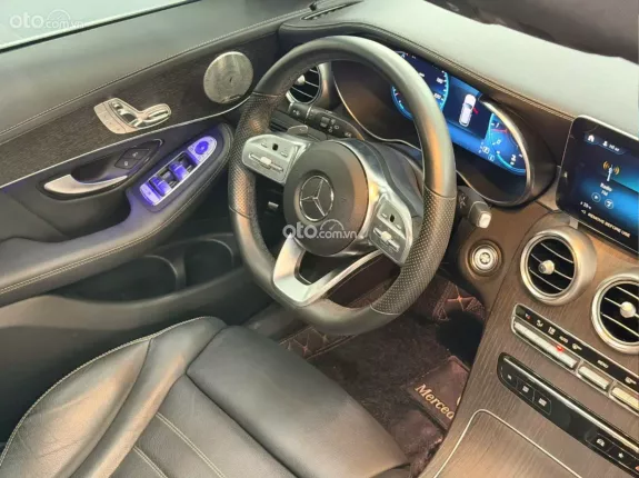 Mercedes-Benz GLC 300 4Matic V1 2022 - Bảo dưỡng full lịch sử hãng