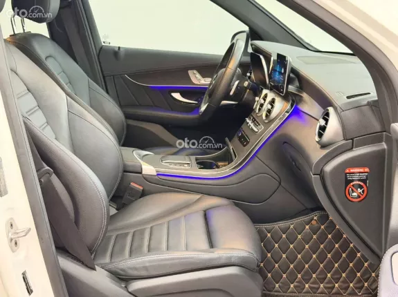 Mercedes-Benz GLC 300 4Matic V1 2022 - Bảo dưỡng full lịch sử hãng