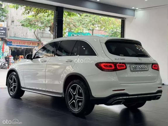 Mercedes-Benz GLC 300 4Matic V1 2022 - Bảo dưỡng full lịch sử hãng