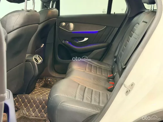 Mercedes-Benz GLC 300 4Matic V1 2022 - Bảo dưỡng full lịch sử hãng