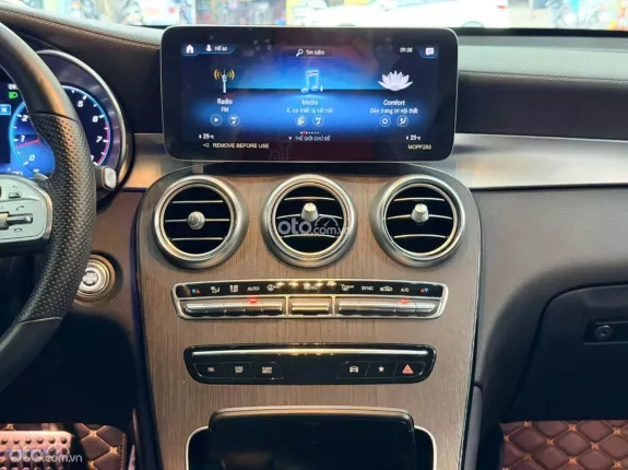 Mercedes-Benz GLC 300 4Matic V1 2022 - Bảo dưỡng full lịch sử hãng