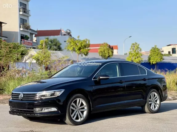 Volkswagen Passat 1.8 TSI Blue Motion 2017 - Cần hỗ trợ alo em 0982.925.112